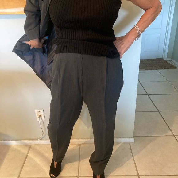 Gucci Bergdorf Goodman grey suit with pants and skirt - Picture 3 of 10